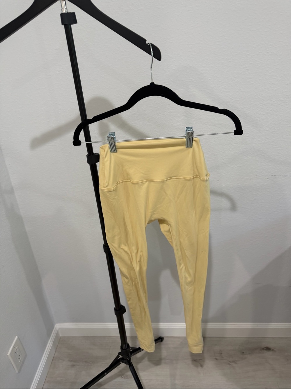 SET Active Pale Yellow High-Waist Leggings